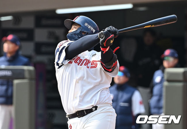 [OSEN=부산, 이석우 기자]  롯데 자이언츠 한동희 037 2026.03.12 / foto0307@osen.co.kr