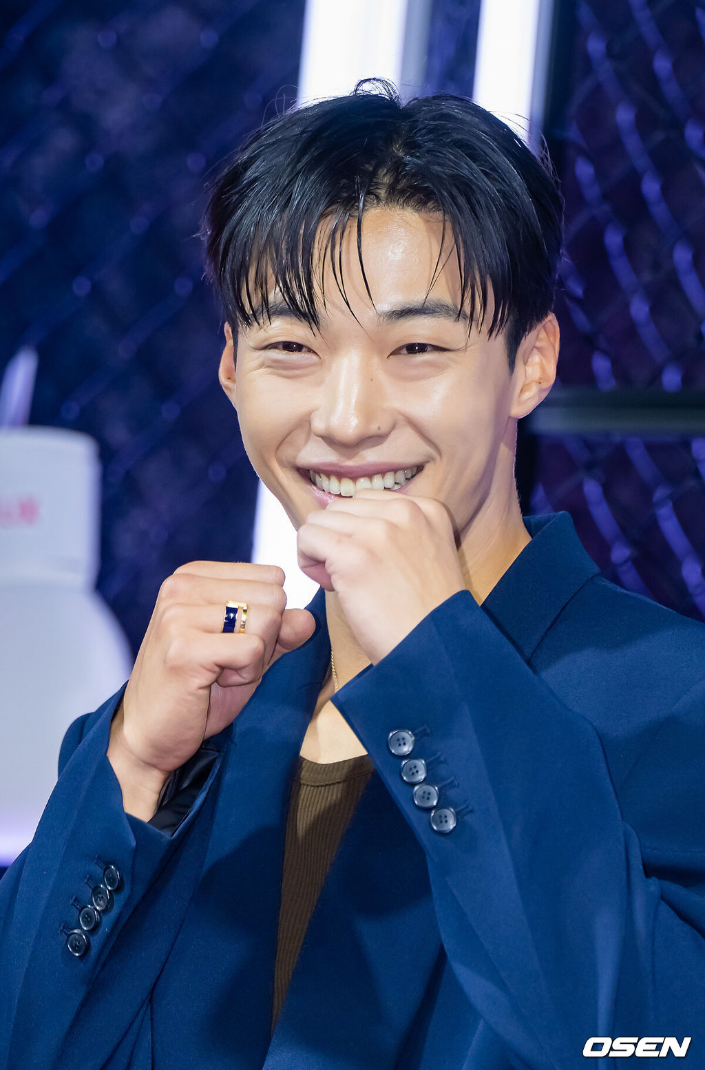 31일 오후 서울 중구 앰버서더 서울 풀만 호텔에서 넷플릭스 시리즈 '사냥개들' 시즌2(감독 김주환) 제작발표회가 진행됐다. 3년 만에 돌아온 ‘사냥개들’ 시즌2는 우도환과 이상이가 글로벌 불법 복싱 리그에 맞서고 정지훈이 강렬한 빌런으로 합류해 더 커진 스케일과 진화한 액션으로 통쾌한 카타르시스를 선사하는 이야기다.배우 우도환이 포즈를 취하고 있다. 2026.03.31 / soul1014@osen.co.kr