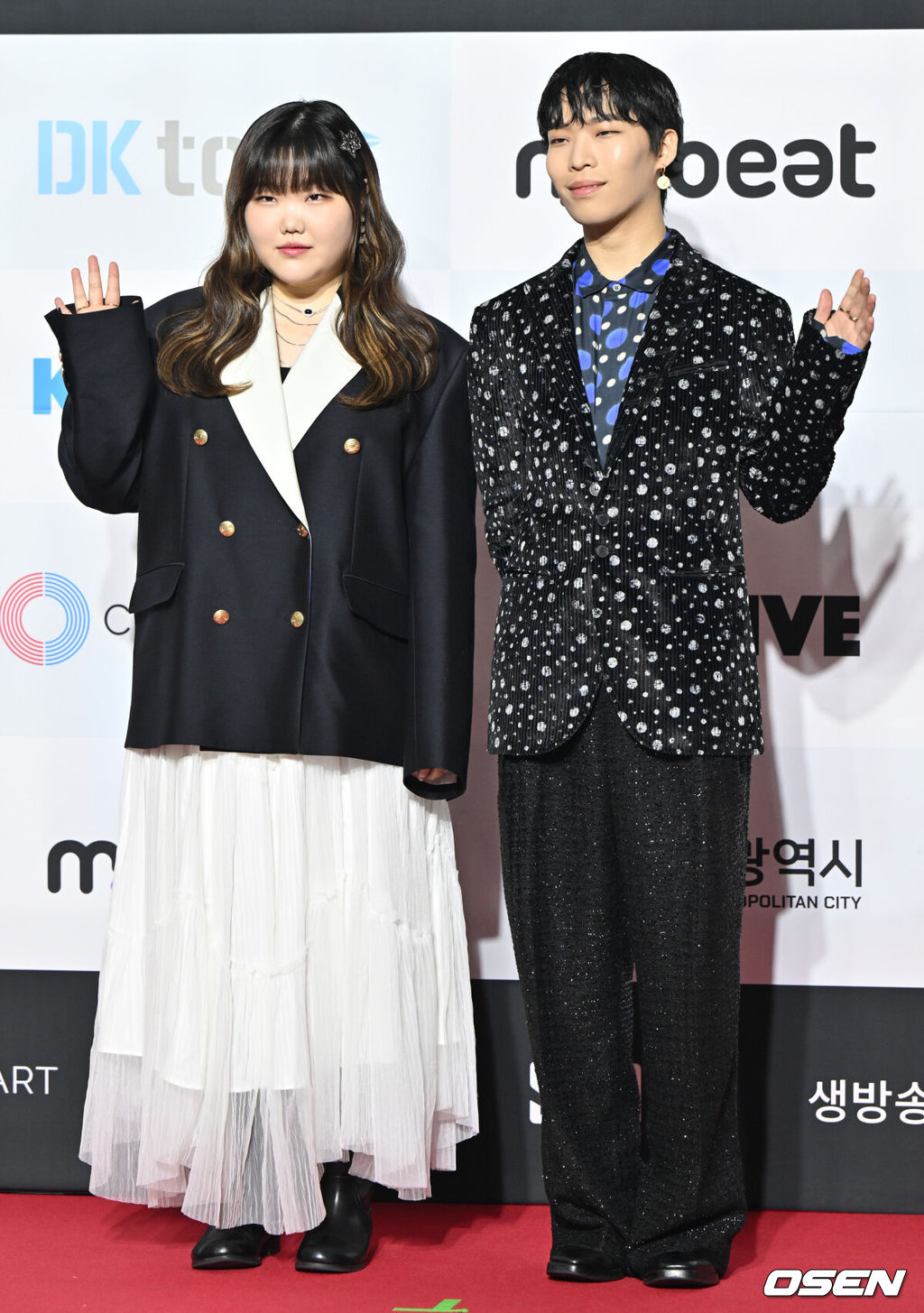 10일 오후 부산 벡스코에서 써클차트 뮤직 어워즈 2023 포토월 행사가 열렸다.악뮤가 포즈를 취하고 있다. 2024.01.10 / foto0307@osen.co.kr