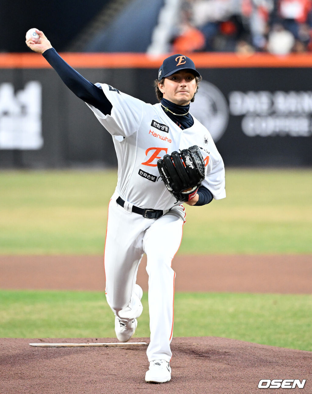 31일 대전 한화생명볼파크에서 2026 신한 SOL KBO리그 한화 이글스와 KT 위즈의 경기가 열렸다.이날 한화는 오웬 화이트, KT는 케일럽 보쉴리를 선발로 내세웠다.1회초 무사에서 한화 선발투수 화이트가 역투하고 있다. 2026.03.31 /sunday@osen.co.kr