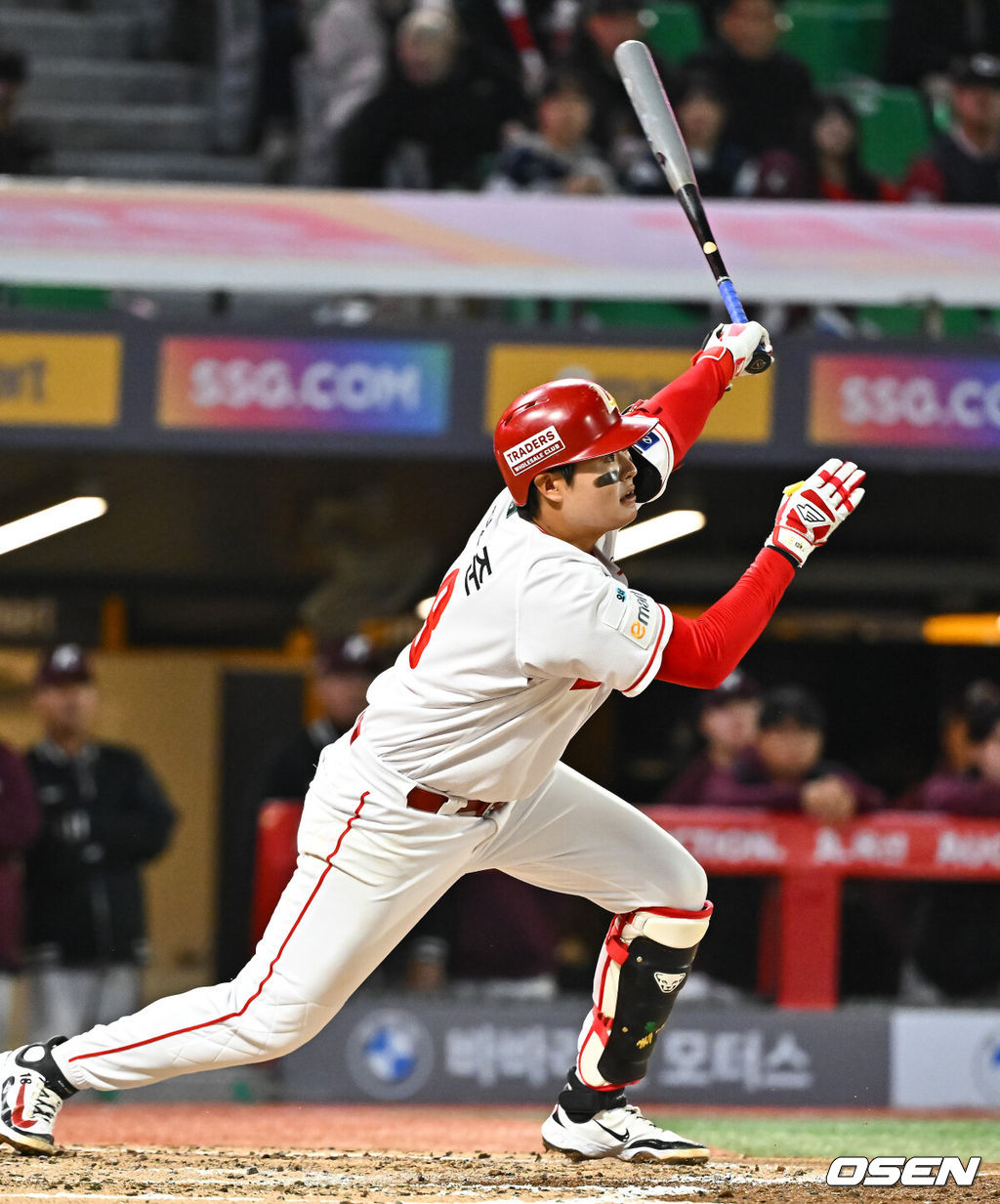 31일 오후 인천 SSG랜더스필드에서 2026 신한 SOL KBO리그 SSG 랜더스와 키움 히어로즈의 경기가 진행됐다.이날 SSG는 베니지아노를, 키움은 와일스를 선발투수로 내세웠다. 4회말 2사 SSG 고명준이 안타를 날리고 있다 . 2026.03.31 / soul1014@osen.co.kr