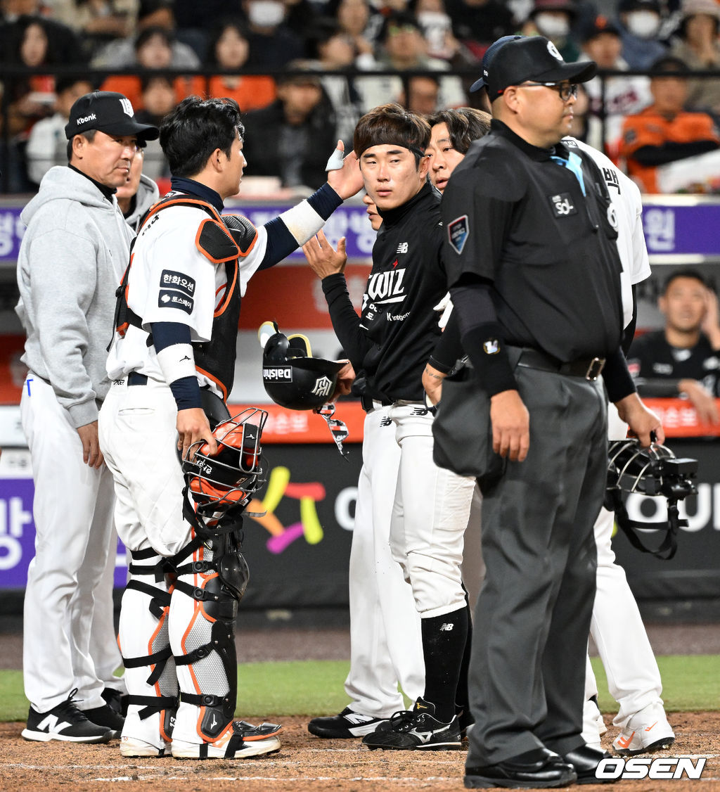 헤드샷 고통 속에서도 후배 위로하는 허경민
