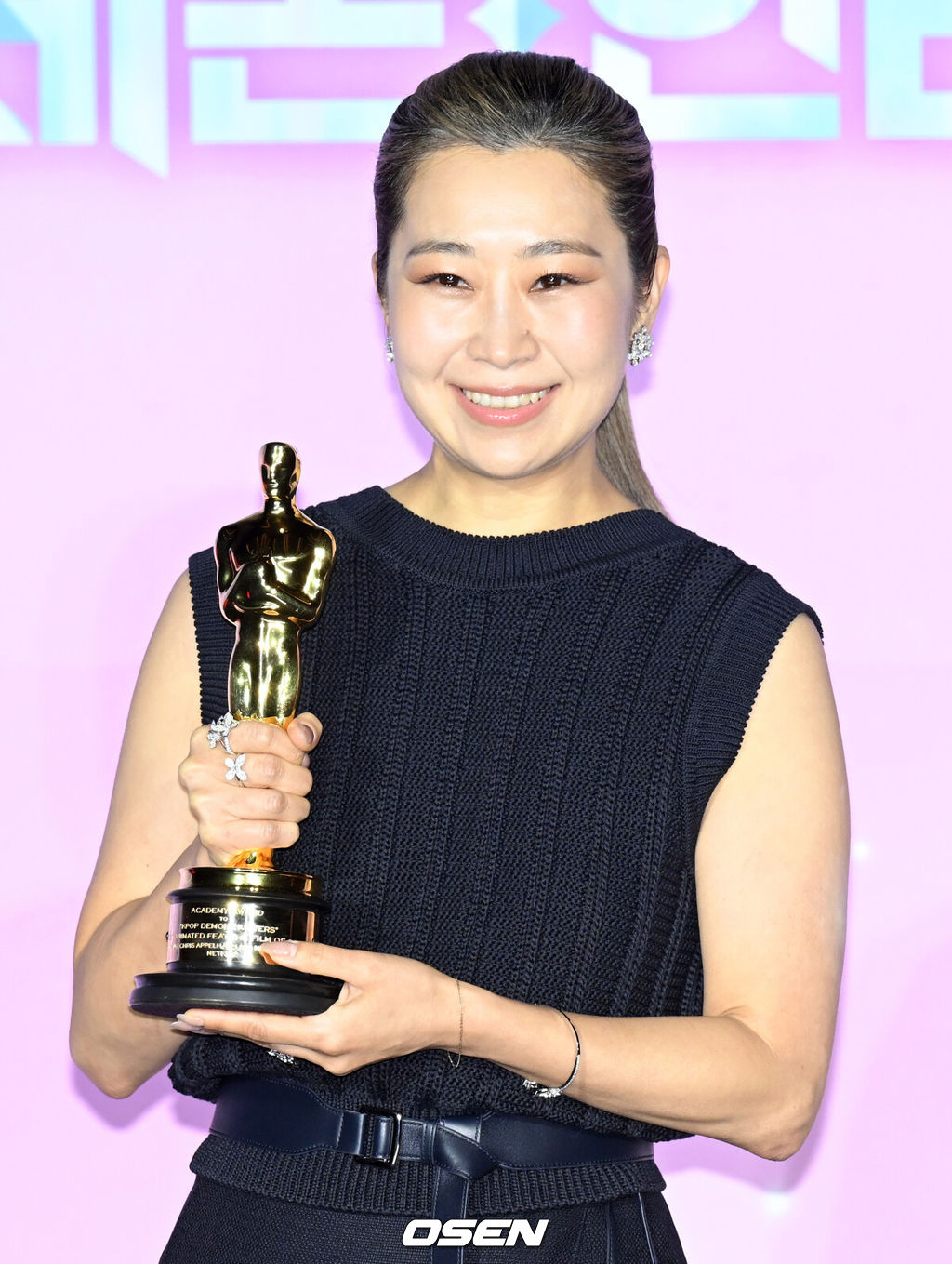 넷플릭스 ‘케이팝 데몬 헌터스’ 아카데미 수상 기념 간담회가 1일 서울 용산구 CGV용산아이파크몰에서 열렸다.이날 기자간담회에는 매기 강 감독, 크리스 애플한스 감독, 이재, IDO(이유한, 곽중규, 남희동)가 참석했다.매기 강 감독이 포즈를 취하고 있다. 2026.04.01 /cej@osen.co.kr