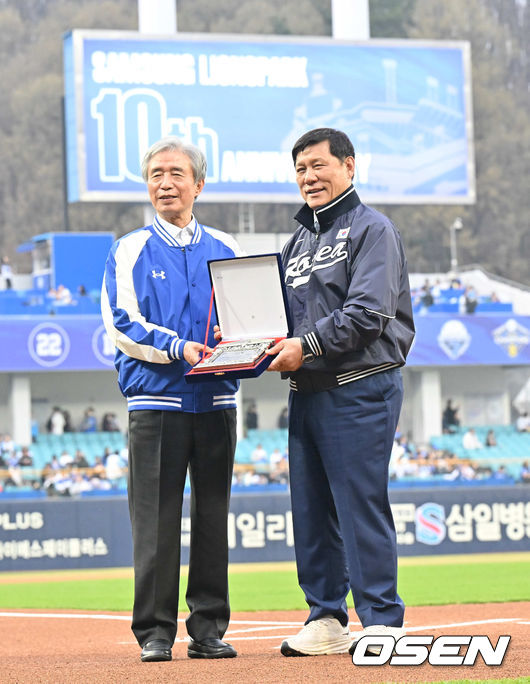 [OSEN=대구, 이석우 기자] 1일 대구삼성라이온즈파크에서 2026 신한 SOL KBO 리그 삼성 라이온즈와 두산 베어스의 경기가 열린다. 홈팀 삼성은 양창섭이, 방문팀 두산은 최승용이 선발 출전한다. 삼성 라이온즈 선발 투수 역투하고 있다. 2026.04.01 / foto0307@osen.co.kr