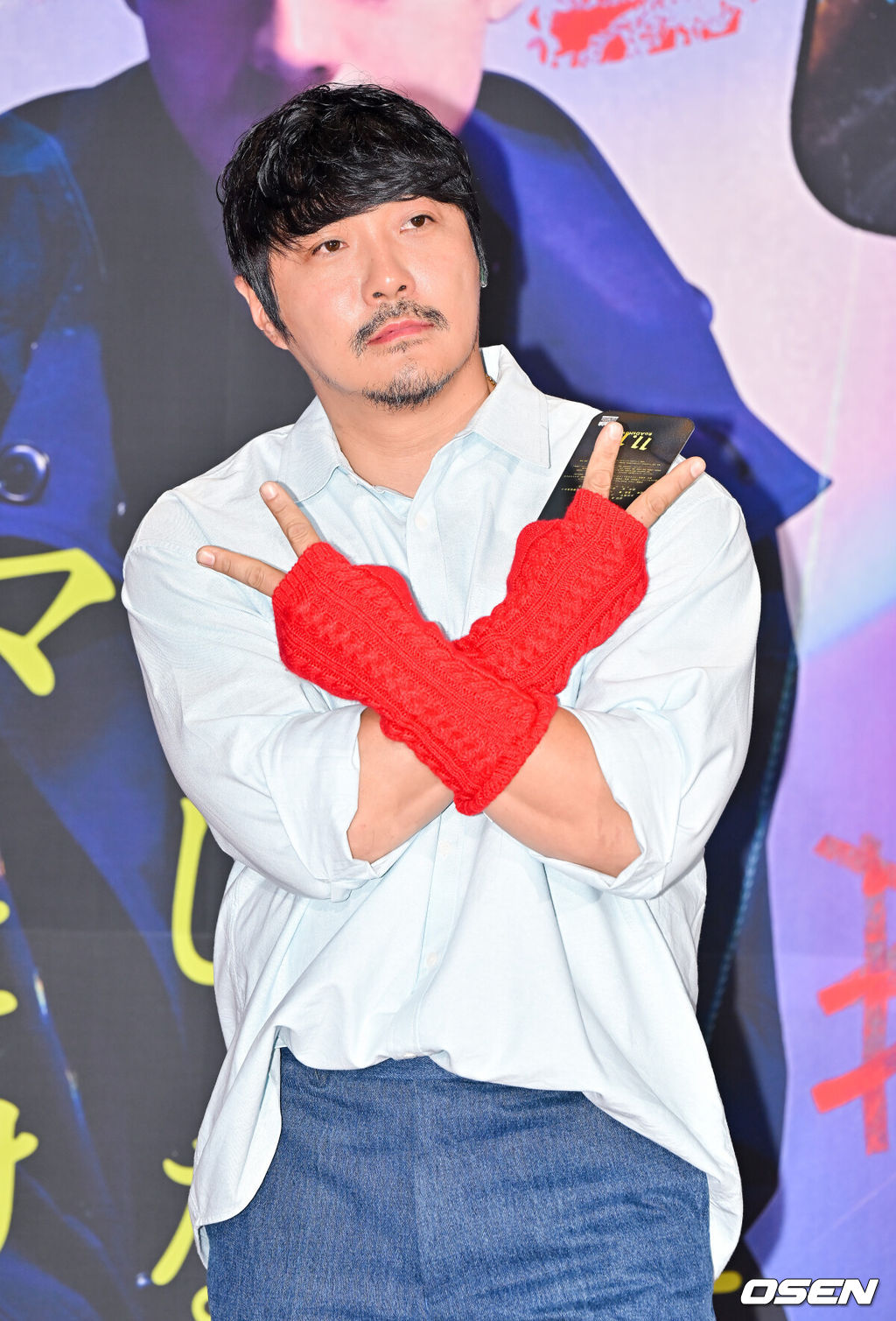 18일 오후 서울 코엑스 내 메가박스 코엑스점에서 영화 ‘스마트폰을 떨어뜨렸을 뿐인데: 라스트 해커’(이하 스마트폰3: 라스트 해커) 일본개봉기념 VIP시사회가 진행됐다.<br /><br />‘스마트폰3: 라스트 해커’는 대규모 사이버 테러를 계획하는 천재 해커이자 살인마 우라노와 이를 막으려는 형사 카가야의 마지막 맞대결을 담은 재난 호러 블록버스터로 이날 행사에는 나카타 히데오 감독, 권은비, 나리타 료, 오타니 료헤이가 참석했다.<br /><br />가수 KCM이 포즈를 취하고 있다.  2024.10.18 / soul1014@osen.co.kr