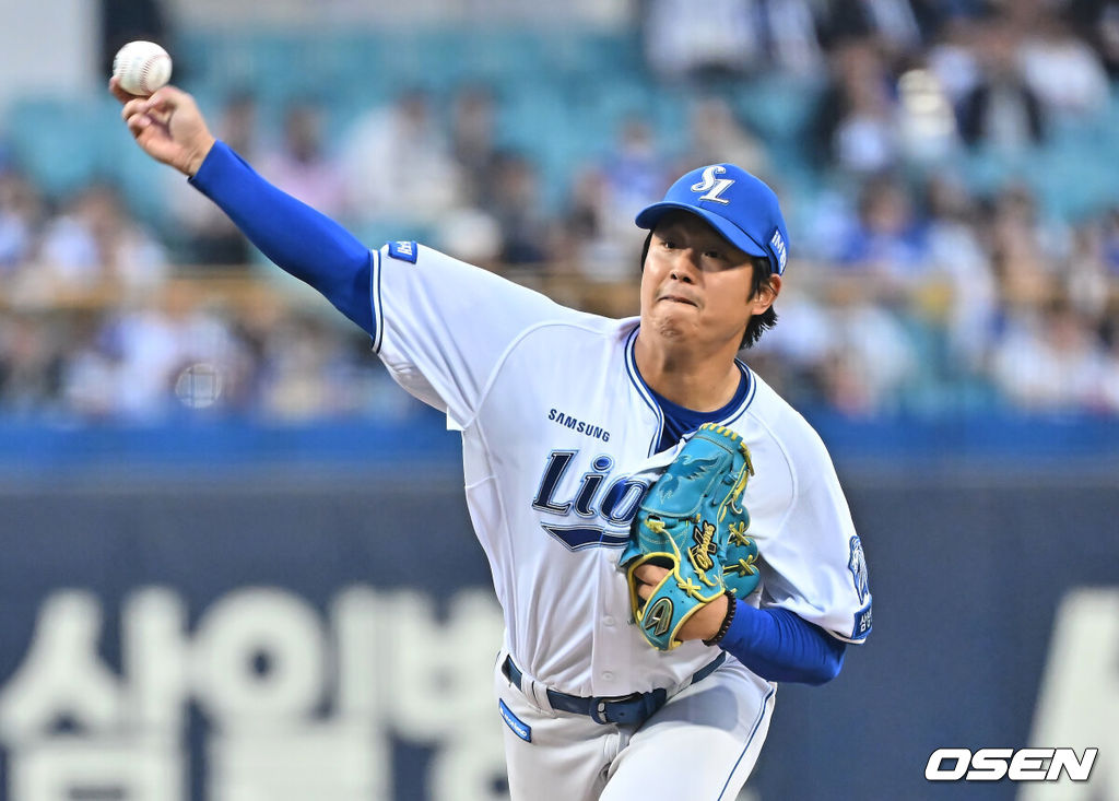 1일 대구삼성라이온즈파크에서 2026 신한 SOL KBO 리그 삼성 라이온즈와 두산 베어스의 경기가 열렸다. 홈팀 삼성은 양창섭이, 방문팀 두산은 최승용이 선발 출전했다. 삼성 라이온즈 선발 투수 양창섭이 역투하고 있다. 2026.04.01 / foto0307@osen.co.kr