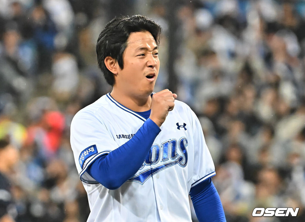 1일 대구삼성라이온즈파크에서 2026 신한 SOL KBO 리그 삼성 라이온즈와 두산 베어스의 경기가 열렸다. 홈팀 삼성은 양창섭이, 방문팀 두산은 최승용이 선발 출전했다. 삼성 라이온즈 양창섭이 5회초 2사 만루 두산 베어스 양의지의 3루 땅볼때 2루에서 정수빈의 포스 아웃 상황 비디오 판독이 아웃으로 결정되자 환호하고 있다. 2026.04.01 / foto0307@osen.co.kr