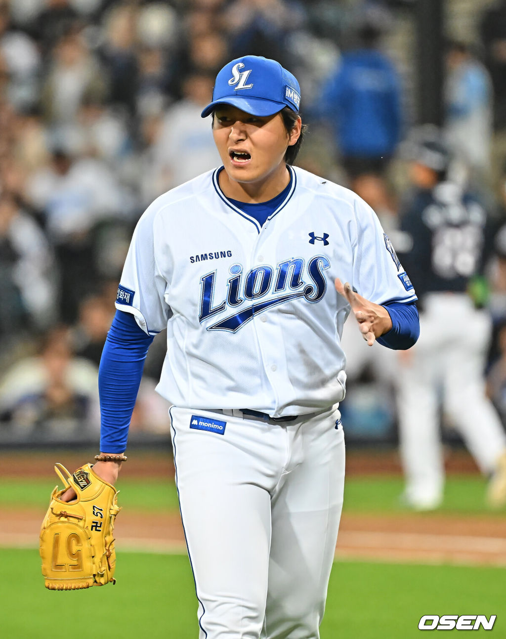 2일 대구삼성라이온즈파크에서 2026 신한 SOL KBO 리그 삼성 라이온즈와 두산 베어스의 경기가 열렸다. 홈팀 삼성은 이승현이, 방문팀 두산은 최민석이 선발 출전했다. 삼성 라이온즈 선발 투수 이승현이 4회초 수비를 무실점으로 막았지만 아쉬운 표정을 짓고 있다. 2026.04.02 / foto0307@osen.co.kr