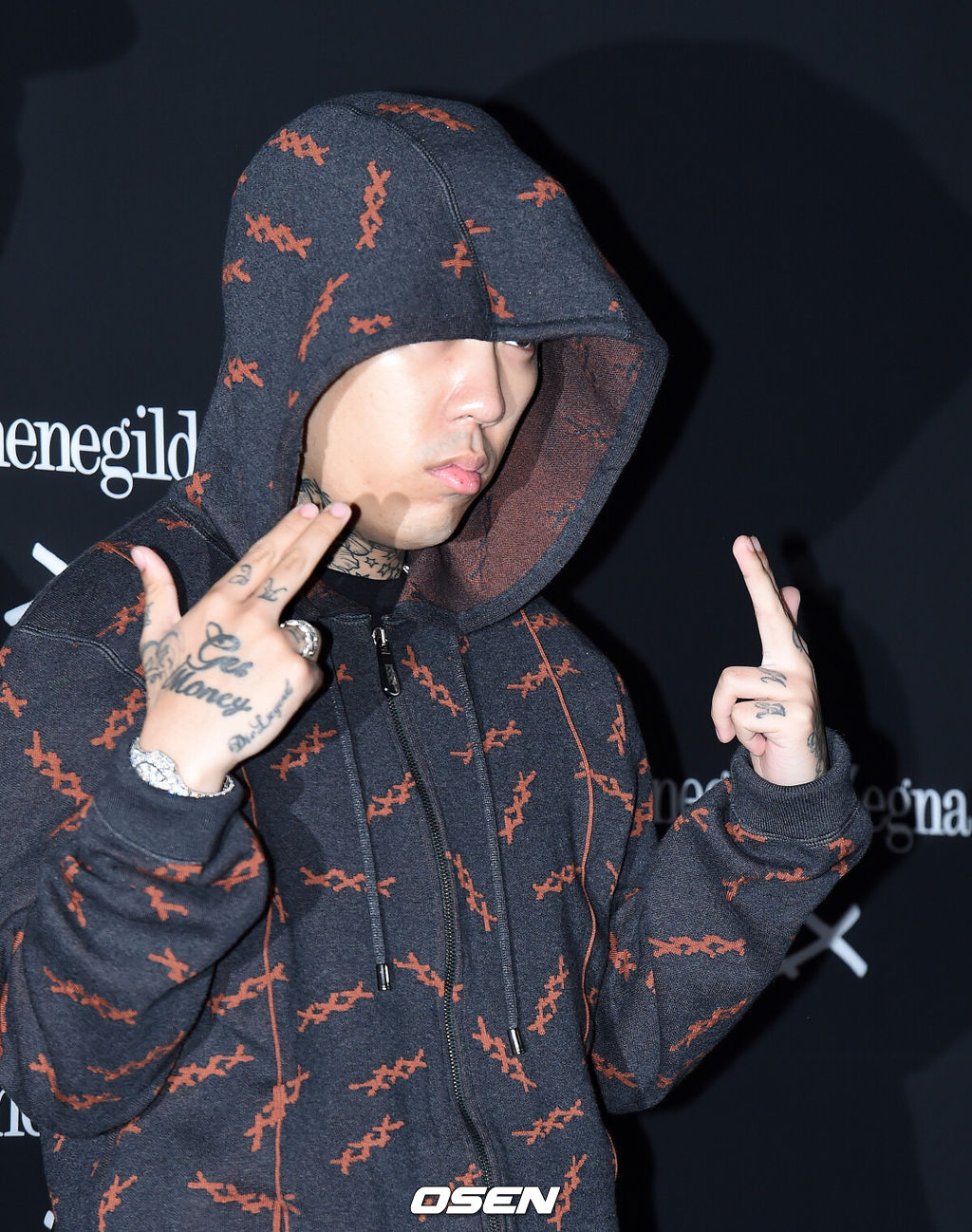 래퍼 도끼가 20일 오후 서울 성수동 에스팩토리에서 열린 이탈리아 남성 브랜드 런칭 이벤트에 참석해 포토타임을 갖고 있다. /jpnews@osen.co.kr