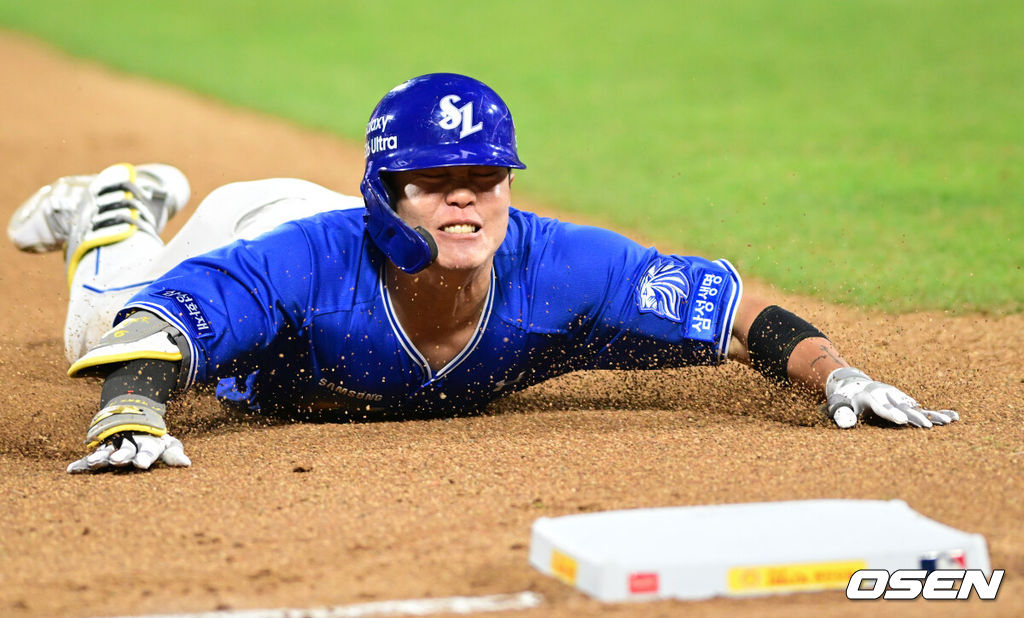 3일 경기도 수원 KT위즈파크에서 2026 신한 SOL KBO리그 KT 위즈와 삼성 라이온즈의 경기가 열렸다.이날 KT는 사우어, 삼성은 후라도를 선발로 내세웠다.6회말 2사 2루에서 삼성 류지혁이 좌중간으로 역전 적시 3루타를 날린 뒤 베이스로 슬라이딩을 하고 있다. 2026.04.03 /cej@osen.co.kr