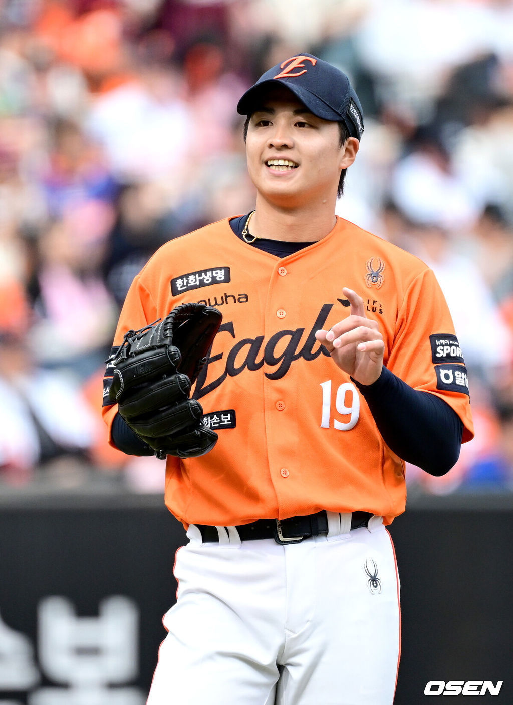 29일 대전 한화생명볼파크에서 ‘2026 신한 SOL KBO리그’ 한화 이글스와 키움 히어로즈의 경기가 열렸다.홈팀 한화는 왕옌청, 방문팀 키움은 하영민을 선발로 내세웠다. 5회초 한화 선발 왕옌청이 투구를 준비하며 미소짓고 있다. 2025.03.29 / dreamer@osen.co.kr