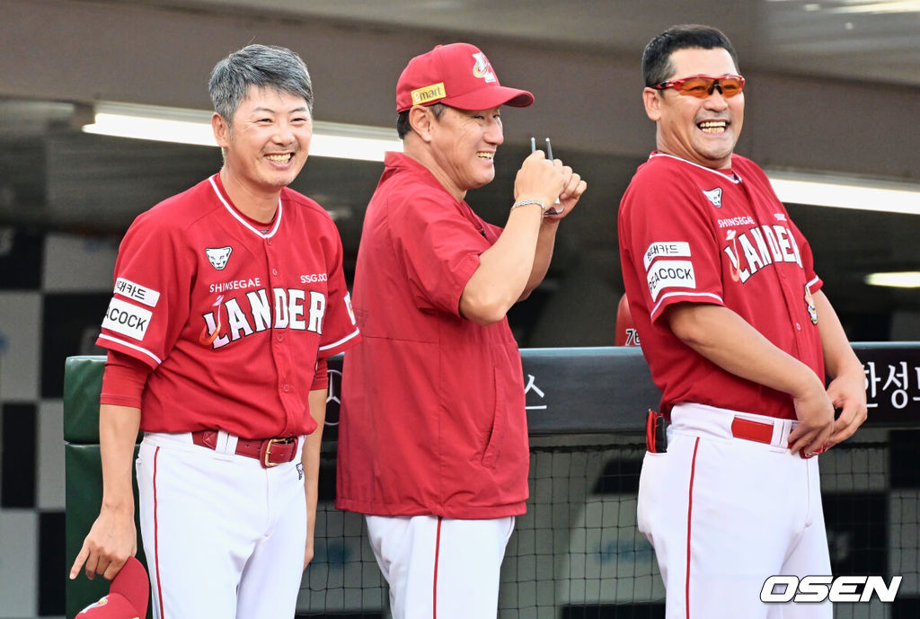 SSG 랜더스 김원형 감독, 조원우 코치, 김민재 코치 084 2023.08.04 / foto0307@osen.co.kr