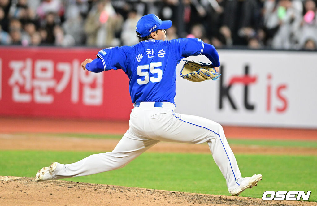 3일 경기도 수원 KT위즈파크에서 2026 신한 SOL KBO리그 KT 위즈와 삼성 라이온즈의 경기가 열렸다.이날 KT는 사우어, 삼성은 후라도를 선발로 내세웠다.8회말 삼성 배찬승이 역투하고 있다. 2026.04.03 /cej@osen.co.kr