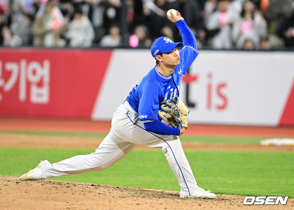 3일 경기도 수원 KT위즈파크에서 2026 신한 SOL KBO리그 KT 위즈와 삼성 라이온즈의 경기가 열렸다.이날 KT는 사우어, 삼성은 후라도를 선발로 내세웠다.8회말 삼성 배찬승이 역투하고 있다. 2026.04.03 /cej@osen.co.kr