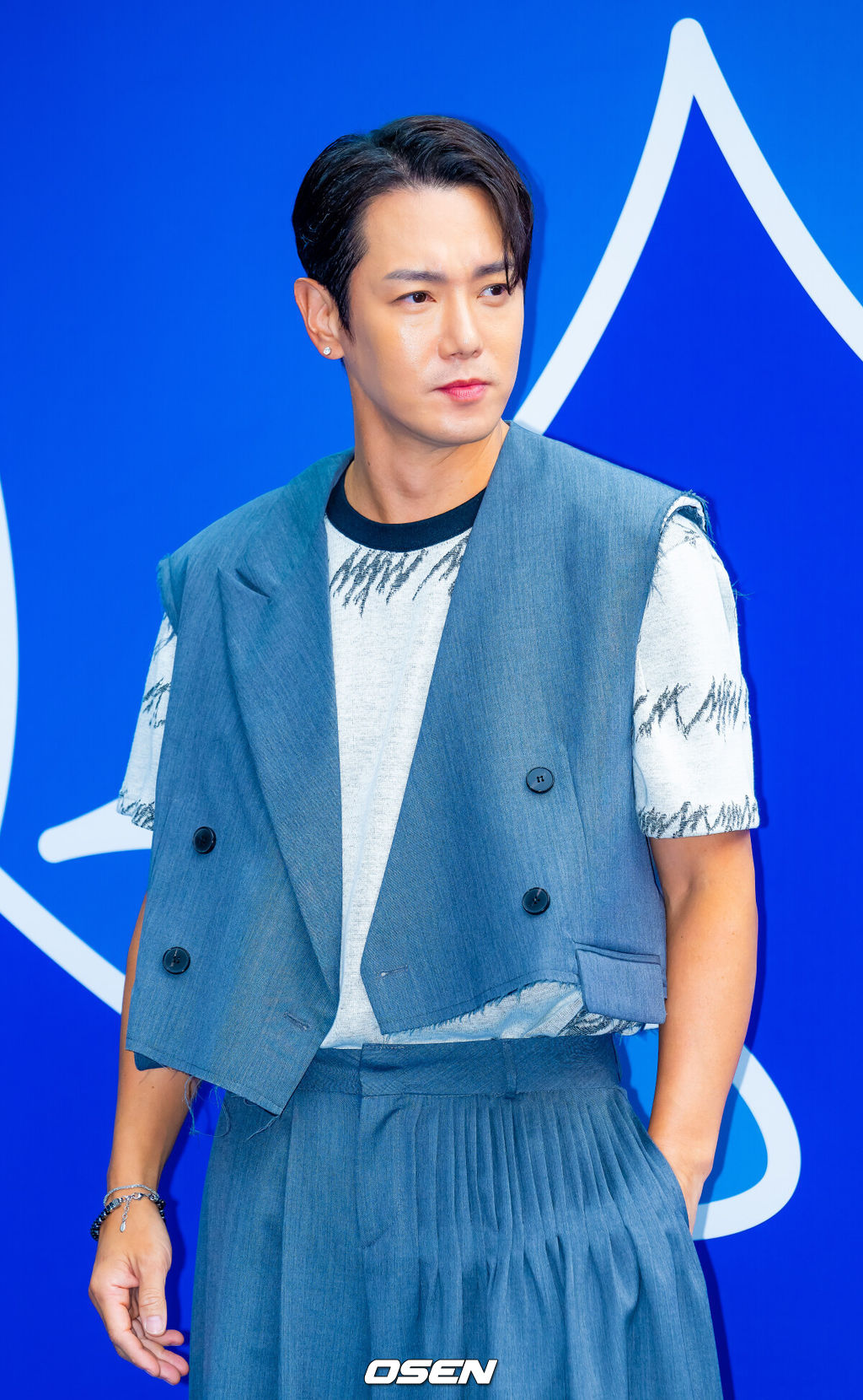 7일 서울 중구 동대문디자인플라자(DDP)에서 ‘2026 S/S 서울패션위크’ 포토월 행사가 열렸다.‘2026 S/S 서울패션위크’는 동대문디자인플라자(DDP) 등 서울 전역에서 7일까지 펼쳐진다.플라이 투 더 스카이 환희가 포토타임을 갖고 있다. 2025.09.07 / rumi@osen.co.kr