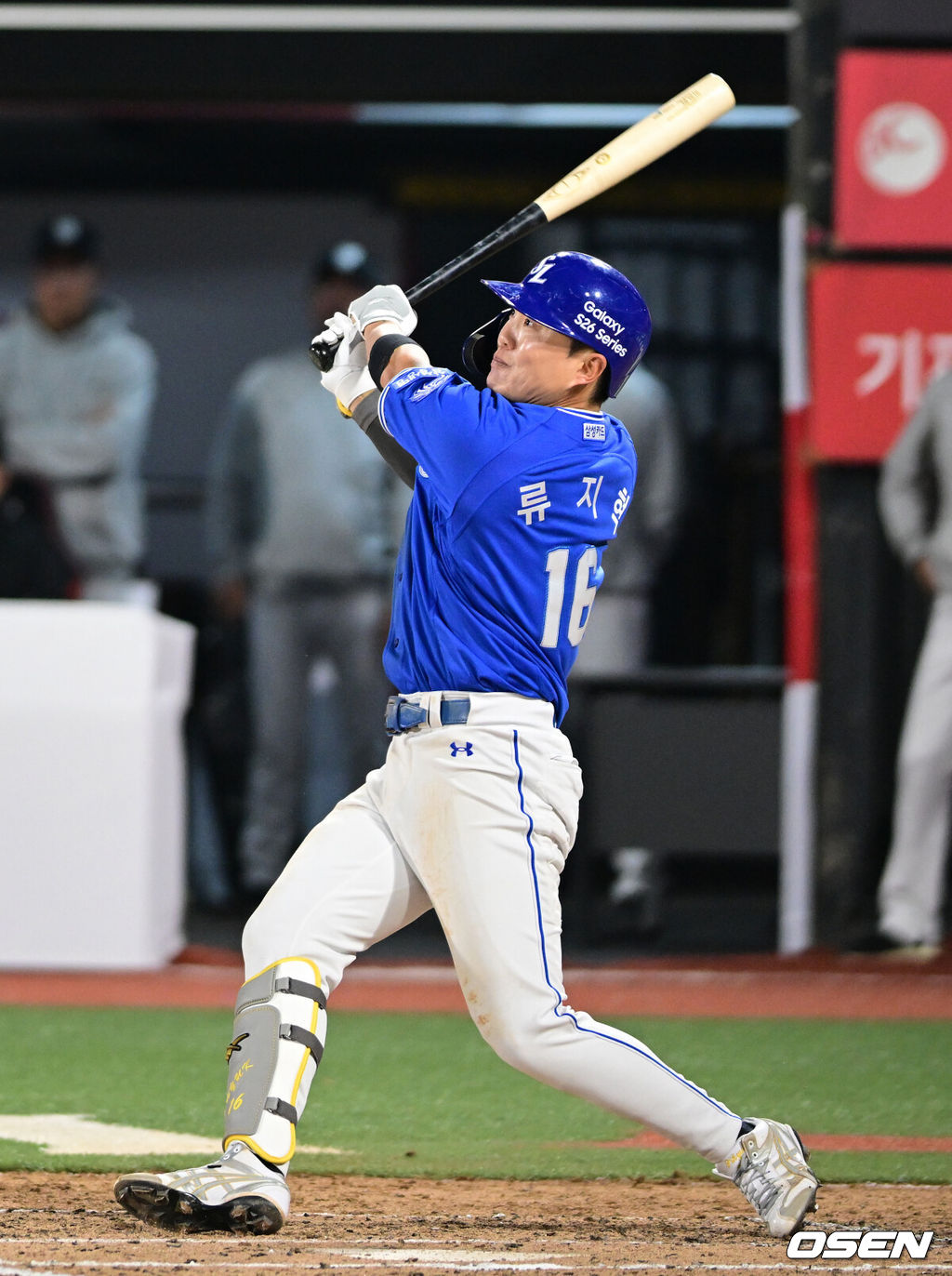 3일 경기도 수원 KT위즈파크에서 2026 신한 SOL KBO리그 KT 위즈와 삼성 라이온즈의 경기가 열렸다.이날 KT는 사우어, 삼성은 후라도를 선발로 내세웠다.6회말 2사 2루에서 삼성 류지혁이 좌중간으로 역전 적시 3루타를 날리고 있다. 2026.04.03 /cej@osen.co.kr