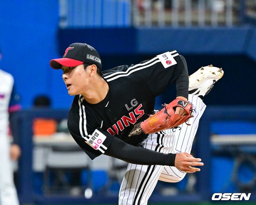 8회말 LG 우강훈 투수가 역투하고 있다.  2026.04.04 / soul1014@osen.co.kr