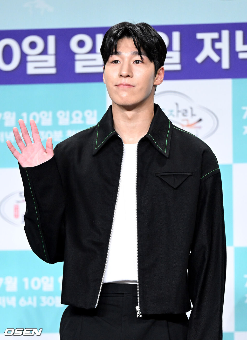 7일 오후 서울 마포구 상암 MBC 골든마우스홀에서 MBC 새 예능 ‘도포자락 휘날리며’ 제작발표회가 열렸다.김종국, 지현우, 주우재, 노상현, 황대헌이 ‘출연하는 도포자락 휘날리며'는 오는 7월 10일 일요일 저녁 6시 30분 첫 방송된다.쇼트트랙 국가대표 황대헌이 포즈를 취하고 있다. 2022.07.07 /cej@osen.co.kr