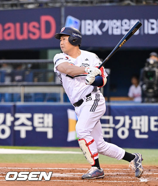 8일 서울 잠실구장에서 '2026 신한 SOL Bank KBO리그' 두산 베어스와 키움 히어로즈의 경기가 열렸다. 1회말 1사 1루 두산 양의지가 1타점 적시 2루타를 날리고 있다. 2026.04.08 / soul1014@osen.co.kr