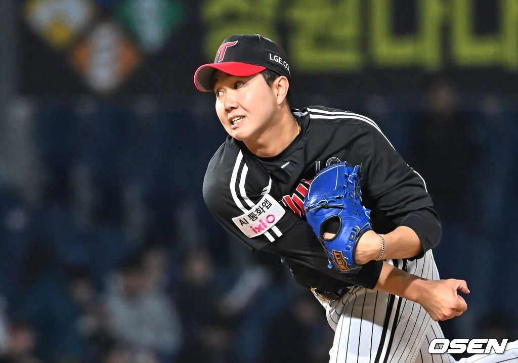 8일 창원NC파크에서 2026 신한 SOL KBO 리그 NC 다이노스와 LG 트윈스의 경기가 열렸다. 홈팀 NC는 신민혁이, 방문팀 LG는 웰스가 선발 출전했다. LG 트윈스 유영찬이 역투하고 있다. 2026.04.08 / foto0307@osen.co.kr