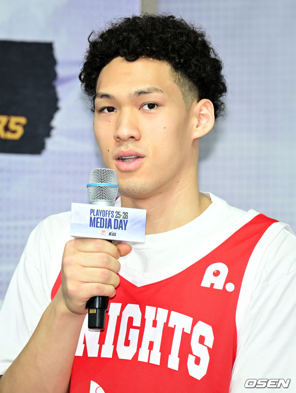 2025-2026 LG전자 프로농구 플레이오프 미디어데이가 10일 서울 강남구 KBL 센터에서 열렸다.이날 미디어데이에는 창원 LG 조상현 감독·유기상, 안양 정관장 유도훈 감독·박지훈, 원주 DB 김주성 감독·이선 알바노, 서울 SK 전희철 감독·에디 다니엘, 고양 소노 손창환 감독·이정현, 부산 KCC 이상민 감독·허웅이 참석했다.SK 에디 다니엘이 포부를 밝히고 있다. 2026.04.10 /cej@osen.co.kr