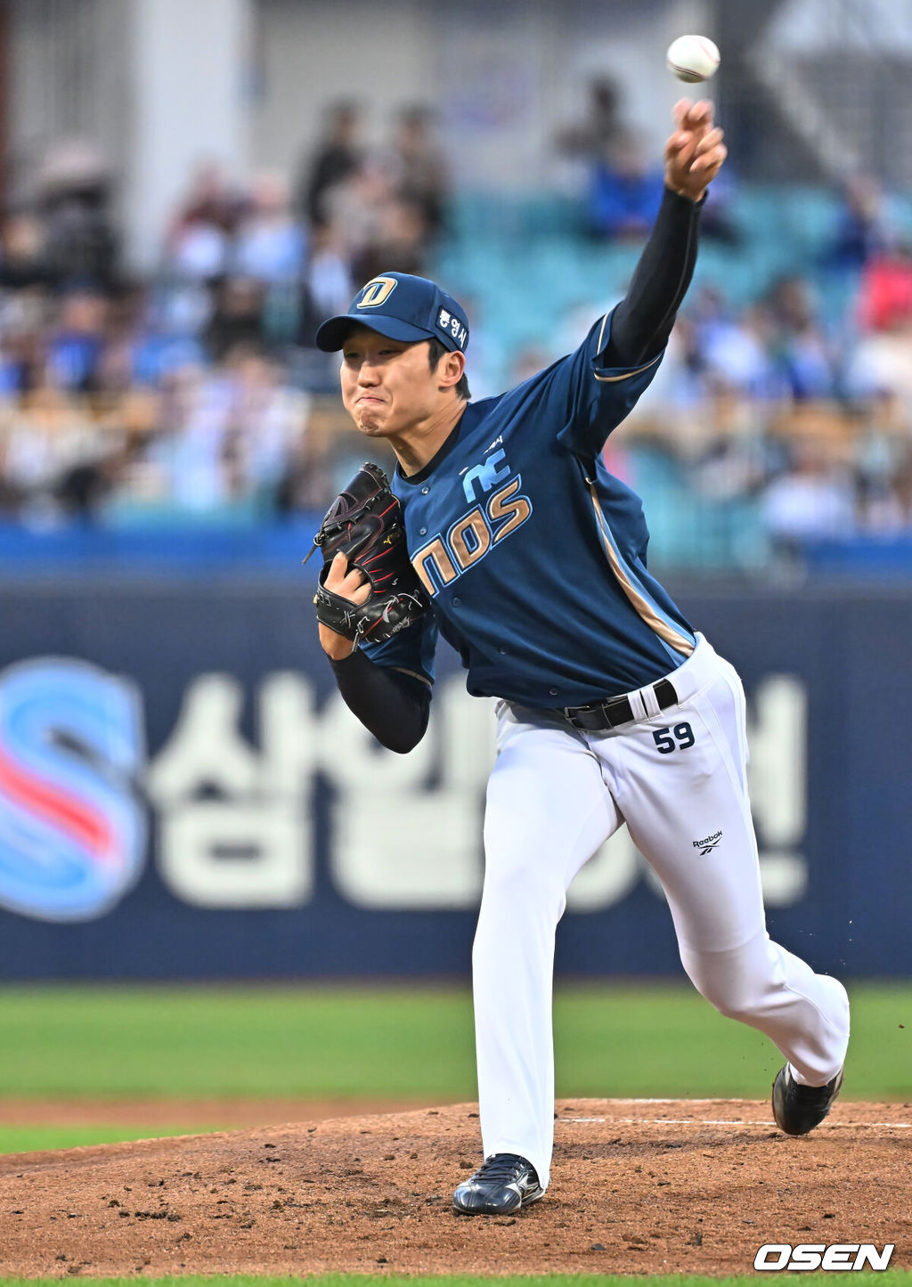 10일 대구삼성라이온즈파크에서 2026 신한 SOL KBO 리그 삼성 라이온즈와 NC 다이노스의 경기가 열린다. 홈팀 삼성은 후라도가, 방문팀 NC는 구창모가 선발 출전한다. NC 다이노스 선발 투수 구창모가 역투하고 있다. 2026.04.10 / foto0307@osen.co.kr