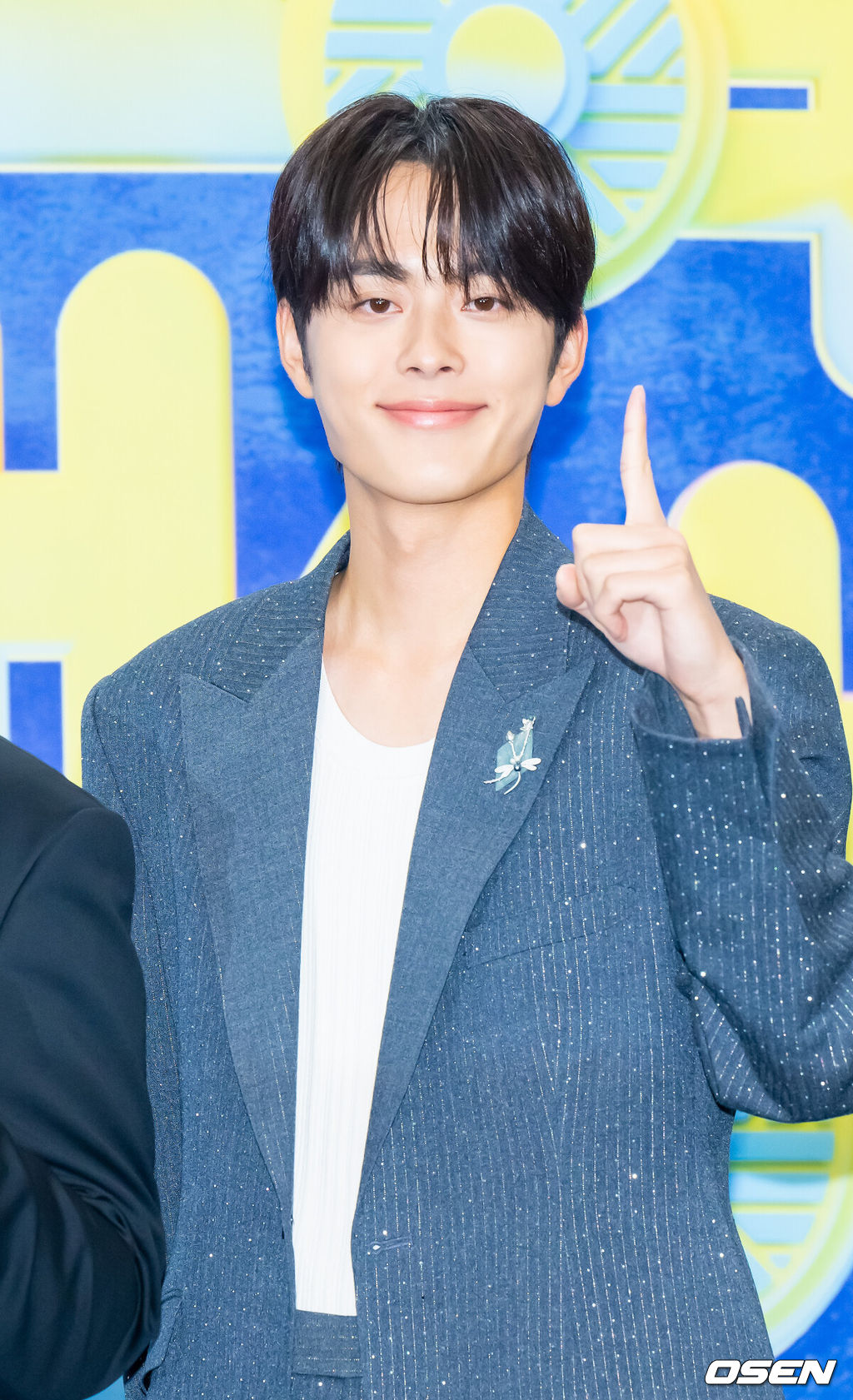  2025 KBS 연예대상이 20일 오후 서울 여의도 KBS 신관 공개홀에서 진행됐다.이날 가수 이찬원, 배우 이민정, 코미디언 문세윤이 MC를 맡았다. 시청자들의 사전 선호도 조사와 생방송 문자 투표로 결정되는 ‘최고의 프로그램상’은 ‘2025 KBS 연예대상’의 하이라이트로 손꼽힌다. 올해는 ‘개그콘서트’, ‘1박 2일’, ‘불후의 명곡’, ‘슈퍼맨이 돌아왔다’, ‘살림하는 남자들’, ‘사장님 귀는 당나귀 귀’, ‘신상출시 편스토랑’, ‘더 시즌즈’까지 총 8팀이 후보에 올랐다. 1박 2일 유선호가 포즈를 취하고 있다.     2025.12.20 / soul1014@osen.co.kr