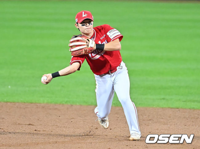 [OSEN=대구, 이석우 기자] SSG 랜더스 정준재 012 2025.10.14 / foto0307@osen.co.kr