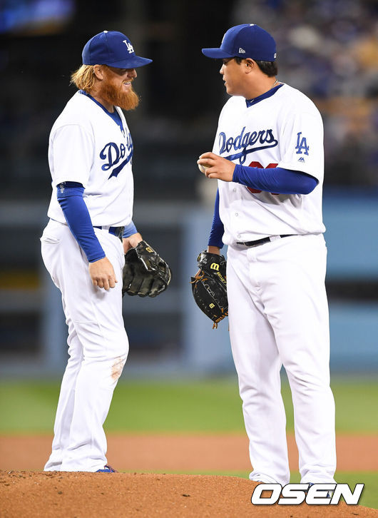 [OSEN=박준형 기자] LA 다저스 시절 저스틴 터너와 류현진. 2017.04.19 /soul1014@osen.co.kr