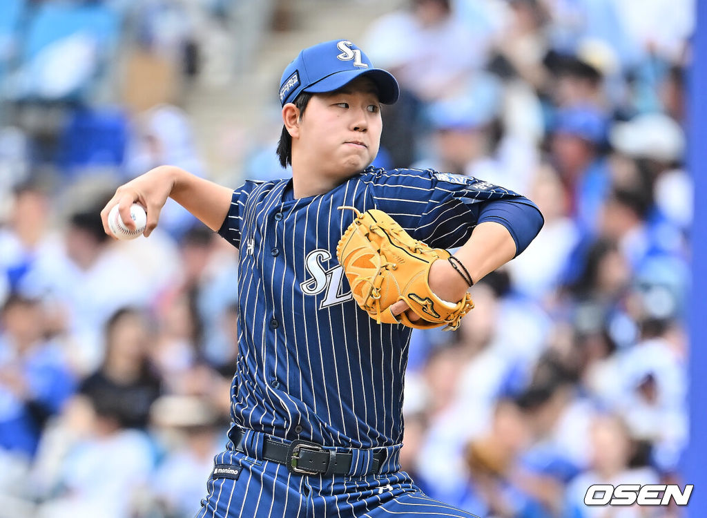 12일 대구삼성라이온즈파크에서 2026 신한 SOL KBO 리그 삼성 라이온즈와 NC 다이노스의 경기가 열렸다. 홈팀 삼성은 원태인이, 방문팀 NC는 토다가 선발 출전했다. 삼성 라이온즈 장찬희가 역투하고 있다. 2026.04.12 / foto0307@osen.co.kr