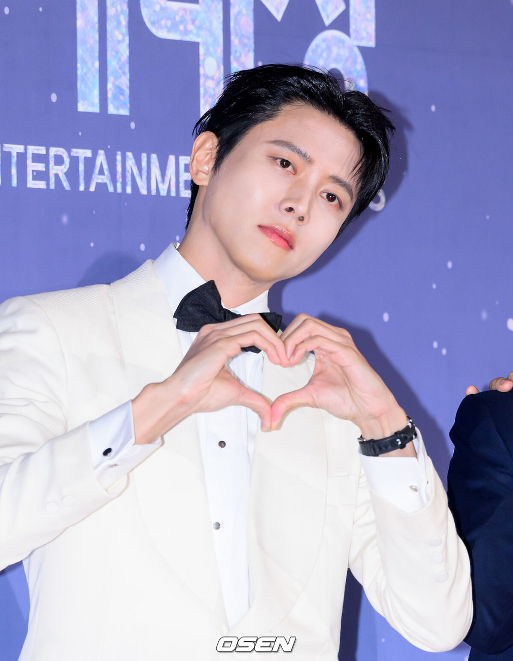 29일 오후 서울 마포구 MBC 미디어센터 공개홀에서 ‘2025 MBC 방송연예대상’ 레드카펫 행사가 열렸다.올해 MBC 방송연예대상 주인공은 유재석, 전현무, 기안84로 압축된다.MBC 방송연예대상은 29일 오후 8시 50분 MBC에서 생중계된다. 주우재가 레드카펫을 밟고 있다. 2025.12.29 /sunday@osen.co.kr