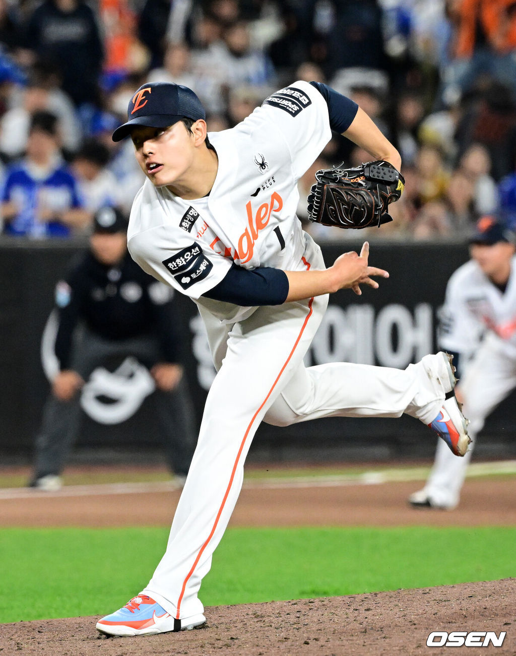 14일 대전 한화생명 볼파크에서 2026 신한 SOL KBO리그 한화 이글스와 삼성 라이온즈의 경기가 열렸다.3연패 중인 한화는 문동주, 4연승을 노리는 삼성은 최원태가 선발로 나섰다. 6회초 한화 문동주가 역투하고 있다. 2026.04.14 / jpnews@osen.co.kr