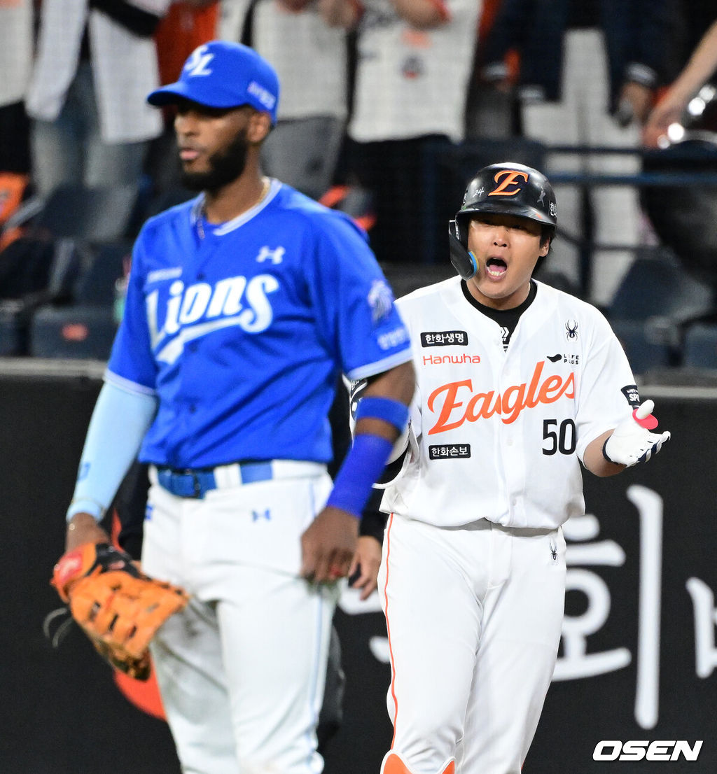 14일 대전 한화생명 볼파크에서 2026 신한 SOL KBO리그 한화 이글스와 삼성 라이온즈의 경기가 열렸다.3연패 중인 한화는 문동주, 4연승을 노리는 삼성은 최원태가 선발로 나섰다. 3회말 2사 1,2루에서 한화 강백호가 1타점 우전 적시타를 날리며 기뻐하고 있다. 2026.04.14 / jpnews@osen.co.kr