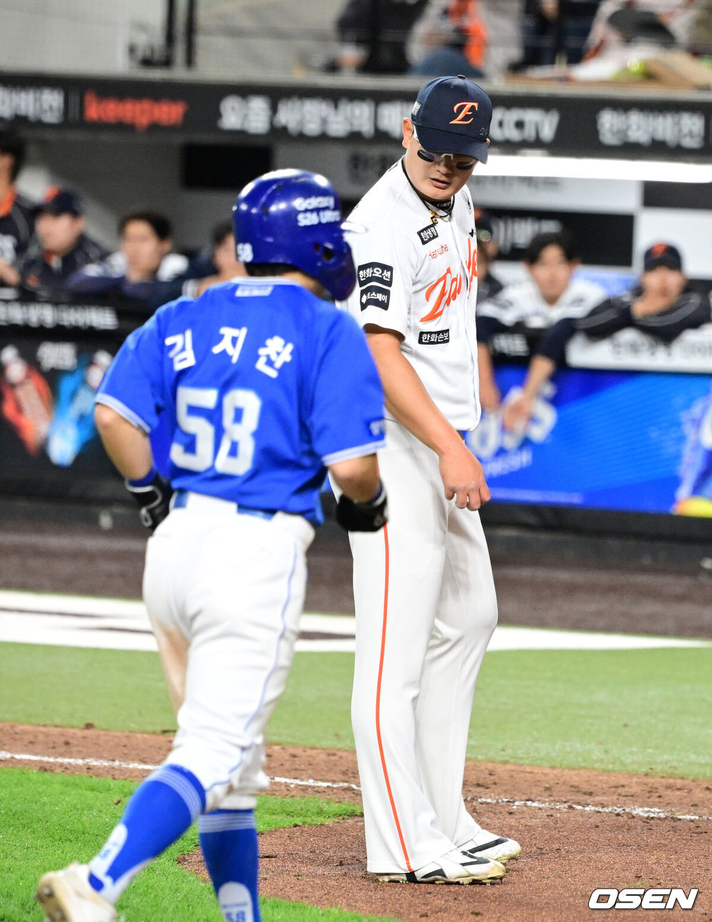 14일 대전 한화생명 볼파크에서 2026 신한 SOL KBO리그 한화 이글스와 삼성 라이온즈의 경기가 열렸다.3연패 중인 한화는 문동주, 4연승을 노리는 삼성은 최원태가 선발로 나섰다. 8회초 2사 만루에서 한화 김서현이 삼성 류지혁에게 밀어내기 볼넷을 허용하고 있다. 2026.04.14 / jpnews@osen.co.kr