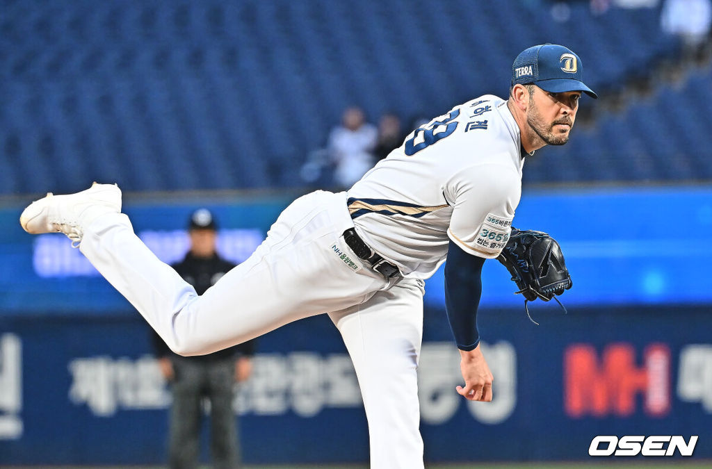 14일 창원NC파크에서 2026 신한 SOL KBO 리그 NC 다이노스와 KT 위즈의 경기가 열렸다. 홈팀 NC는 버하겐이, 방문팀 KT는 고영표가 선발 출전했다. NC 다이노스 선발투수 버하겐이 역투하고 있다. 2026.04.14 / foto0307@osen.co.kr