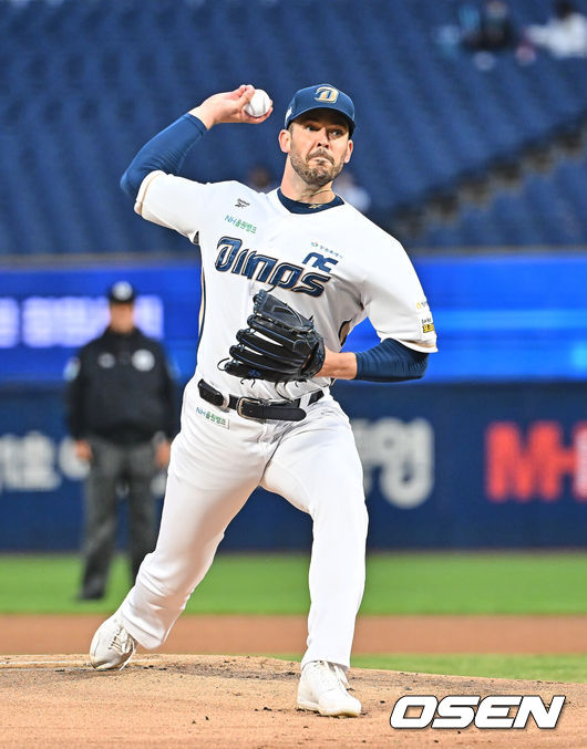 [OSEN=창원, 이석우 기자] 14일 창원NC파크에서 2026 신한 SOL KBO 리그 NC 다이노스와 KT 위즈의 경기가 열렸다. 홈팀 NC는 버하겐이, 방문팀 KT는 고영표가 선발 출전했다. NC 다이노스 선발투수 버하겐이 역투하고 있다. 2026.04.14 / foto0307@osen.co.kr