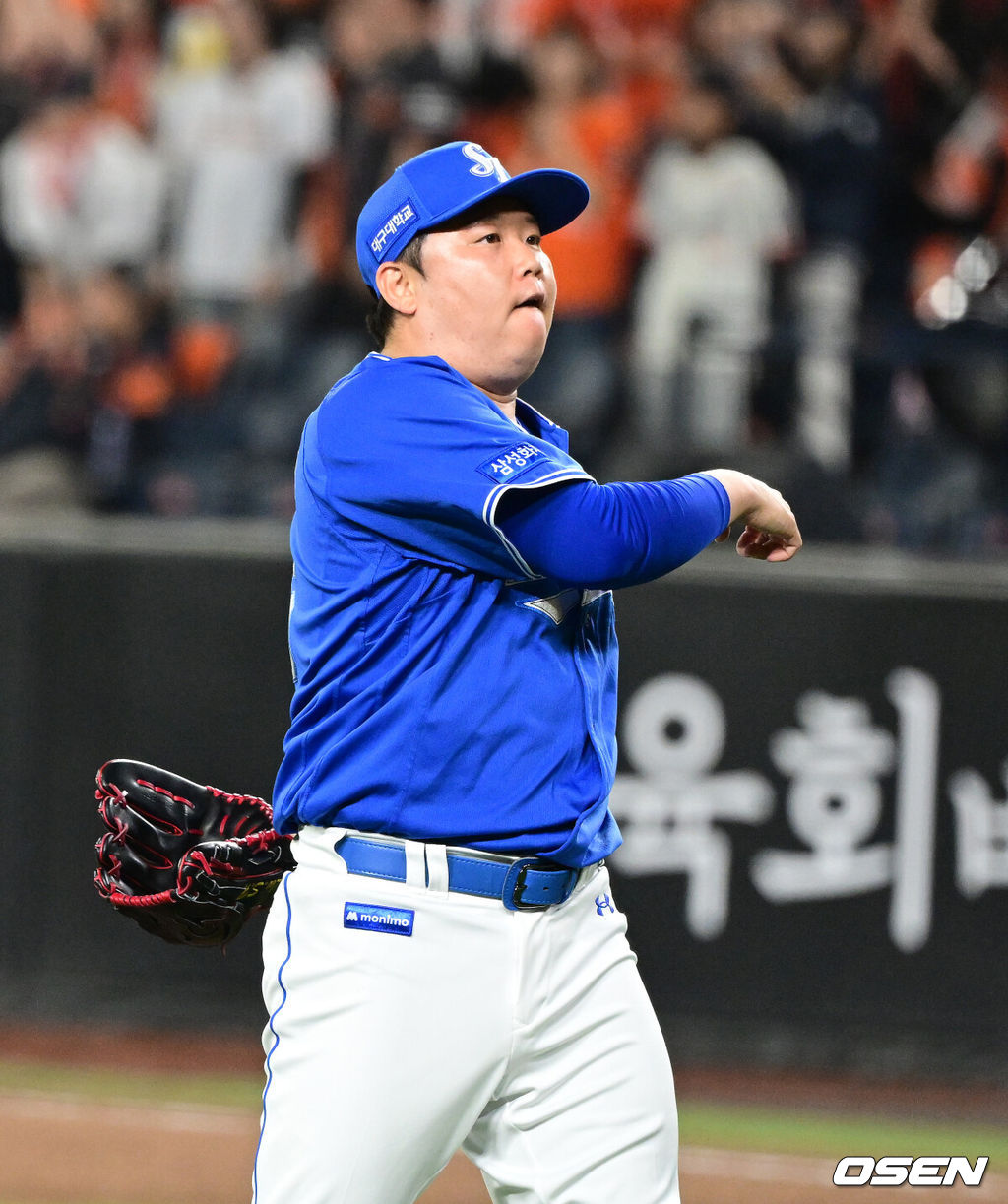 프로야구 삼성 라이온즈가 한화 이글스를 잡고 4연승을 질주했다. 박진만 감독이 이끄는 삼성은 14일 대전 한화생명 볼파크에서 열린 2026 신한 SOL KBO리그 한화와의 원정경기에서 6-5로 승리했다. 이날 승리로 4연승을 질주한 삼성은 시즌 전적 9승4패1무를 만들었다. 4연패에 빠진 한화는 6승8패가 됐다.8회말 2사 만루에서 삼성 이승현이 한화 하주석을 삼진 처리하며 숨을 돌리고 있다. 2026.04.14 / jpnews@osen.co.kr