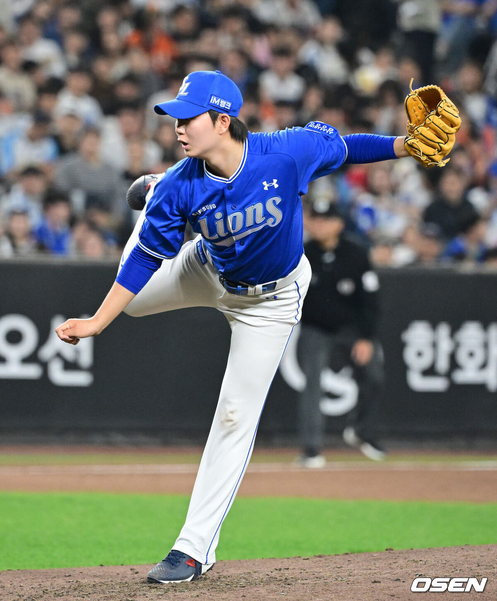 15일 대전 한화생명 볼파크에서 2026 신한 SOL KBO리그 한화 이글스와 삼성 라이온즈의 경기가 열렸다.4연패 중인 한화는 윌켈 에르난데스, 5연승을 노리는 삼성은 양창섭이 선발로 나섰다. 3회말 삼성 장찬희가 역투하고 있다. 2026.04.15 / jpnews@osen.co.kr