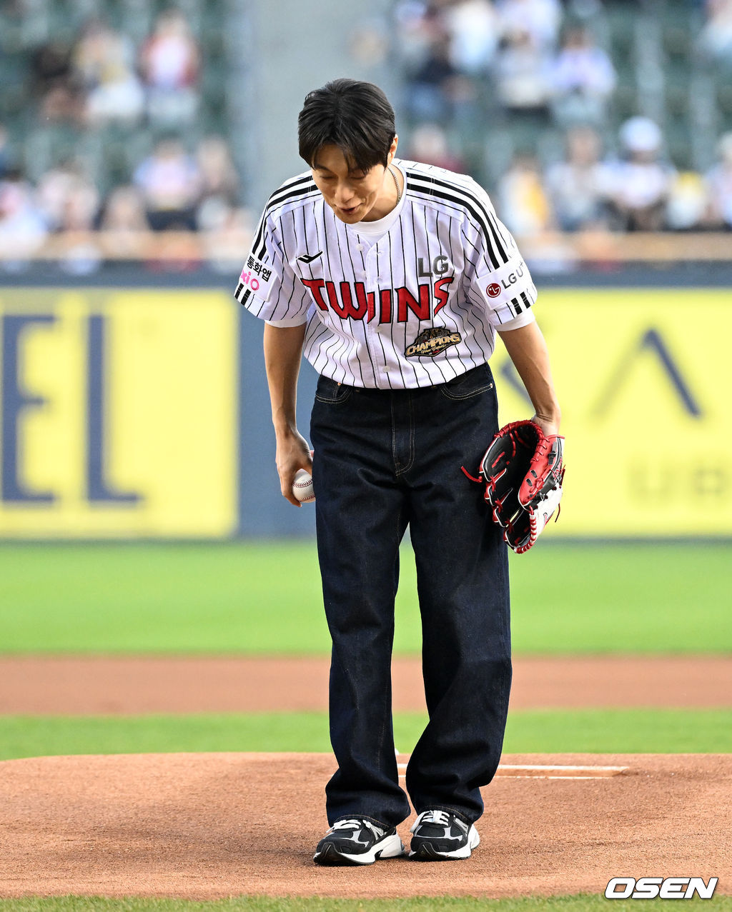 마운드에서도 포수 향해 정중한 인사