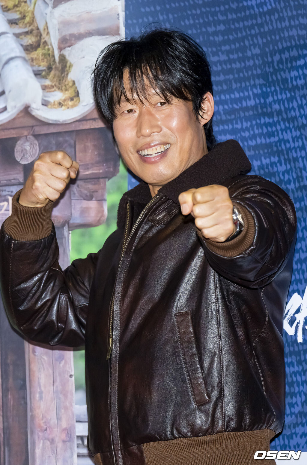 27일 오후 서울 잠실 롯데시네마 월드타워 씨네파크에서 영화 ‘왕과 사는 남자’ VIP 시사회가 진행됐다.배우 유해진과 박지훈, 유지태, 전미도, 김민, 이준혁이 출연하는 영화 '왕과 사는 남자'는 1457년 청령포, 마을의 부흥을 위해 유배지를 자처한 촌장과 왕위에서 쫓겨나 유배된 어린 선왕의 이야기로, 내달 4일 개봉한다.배우 유해진이 포즈를 취하고 있다. 2026.01.27 / soul1014@osen.co.kr   