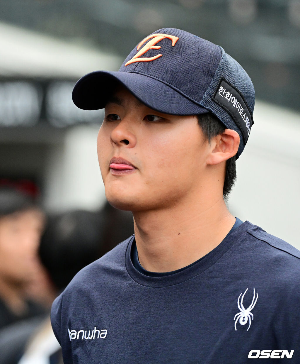 14일 대전 한화생명 볼파크에서 2026 신한 SOL KBO리그 한화 이글스와 삼성 라이온즈의 경기가 열렸다.3연패 중인 한화는 문동주, 4연승을 노리는 삼성은 최원태가 선발로 나섰다. 경기에 앞서 한화는 두산 베어스와 외야수 손아섭을 보내고 좌완 투수 이교훈과 현금 1억5000만원을 받는 트레이드를 단행했다.한화 이교휸이 인터뷰를 준비하고 있다. 2026.04.14 / jpnews@osen.co.kr