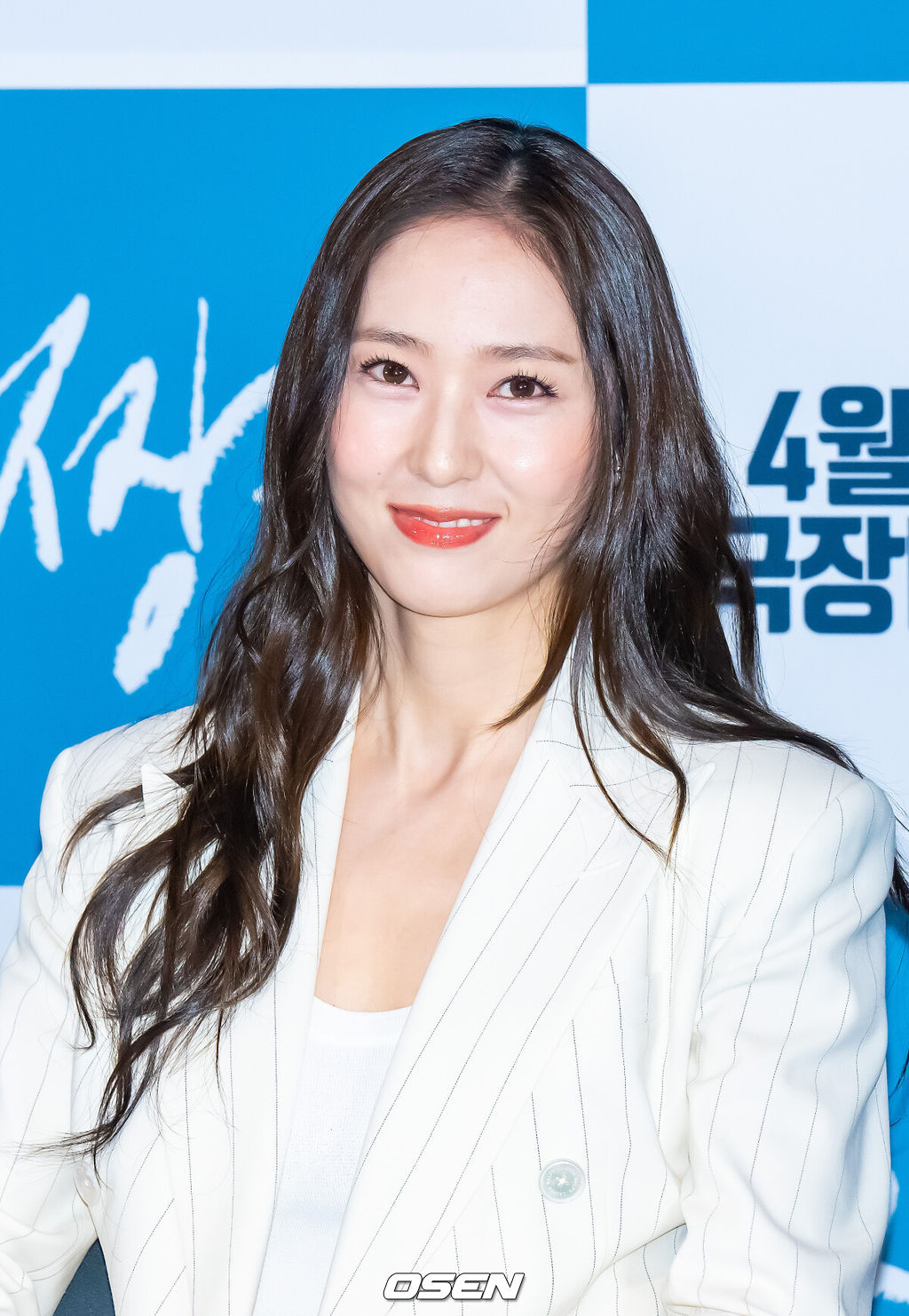 16일 오후 서울 용산아이파크몰 내 용산 CGV에서 영화 ‘짱구’(정우·오성호 공동 연출) 언론시사회가 진행됐다배우의 꿈을 안고 서울로 상경한 짱구(정우 분)의 치열한 도전기와 좌충우돌 생존기를 리얼하게 다룬 작품이다. 특히 배우 정우가 직접 시나리오를 집필하고 공동 연출과 주연까지 소화해 작품에 남다른 진정성을 불어넣었다.배우 정수정이 미소를 짓고 있다.  2026.04.16 / soul1014@osen.co.kr