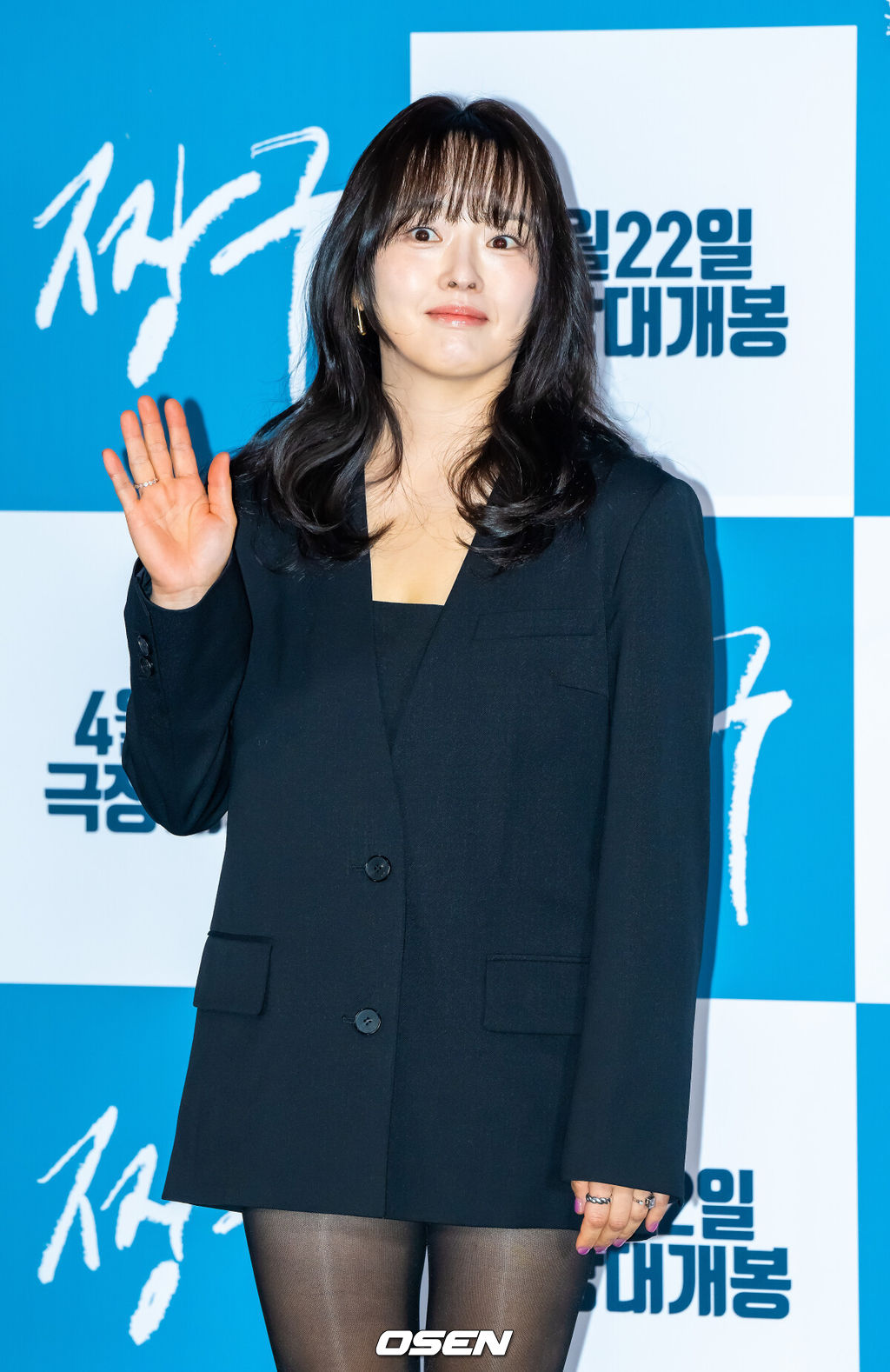 16일 오후 서울 용산아이파크몰 내 용산 CGV에서 영화 ‘짱구’(정우·오성호 공동 연출) 언론시사회가 진행됐다배우의 꿈을 안고 서울로 상경한 짱구(정우 분)의 치열한 도전기와 좌충우돌 생존기를 리얼하게 다룬 작품이다. 특히 배우 정우가 직접 시나리오를 집필하고 공동 연출과 주연까지 소화해 작품에 남다른 진정성을 불어넣었다.배우 권소현이 포즈를 취하고 있다   2026.04.16 / soul1014@osen.co.kr