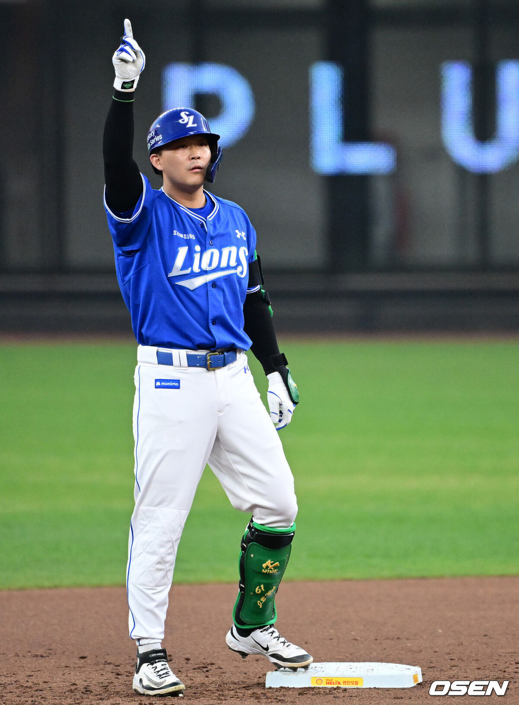 15일 대전 한화생명 볼파크에서 2026 신한 SOL KBO리그 한화 이글스와 삼성 라이온즈의 경기가 열렸다.4연패 중인 한화는 윌켈 에르난데스, 5연승을 노리는 삼성은 양창섭이 선발로 나섰다. 1회초 1사 만루에서 삼성 전병우가 2타점 적시 2루타를 날리며 기뻐하고 있다. 2026.04.15 / jpnews@osen.co.kr