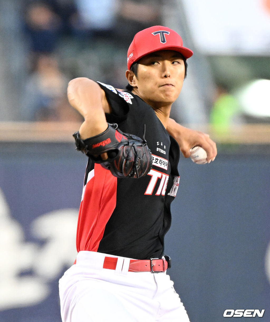 17일 서울 잠실야구장에서 2026 신한 SOL KBO리그 두산 베어스와 KIA 타이거즈의 경기가 열렸다.이날 두산은 잭로그, KIA는 이의리를 선발로 내세웠다.2회말 무사에서 KIA 선발투수 이의리가 역투하고 있다. 2026.04.17 /sunday@osen.co.kr