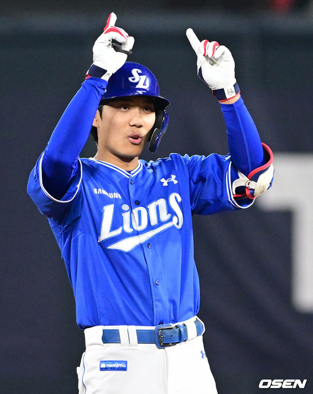 3일 경기도 수원 KT위즈파크에서 2026 신한 SOL KBO리그 KT 위즈와 삼성 라이온즈의 경기가 열렸다.이날 KT는 사우어, 삼성은 후라도를 선발로 내세웠다.3회초 삼성 선두타자 이재현이 2루타 세리머니를 하고 있다. 2026.04.03 /cej@osen.co.kr