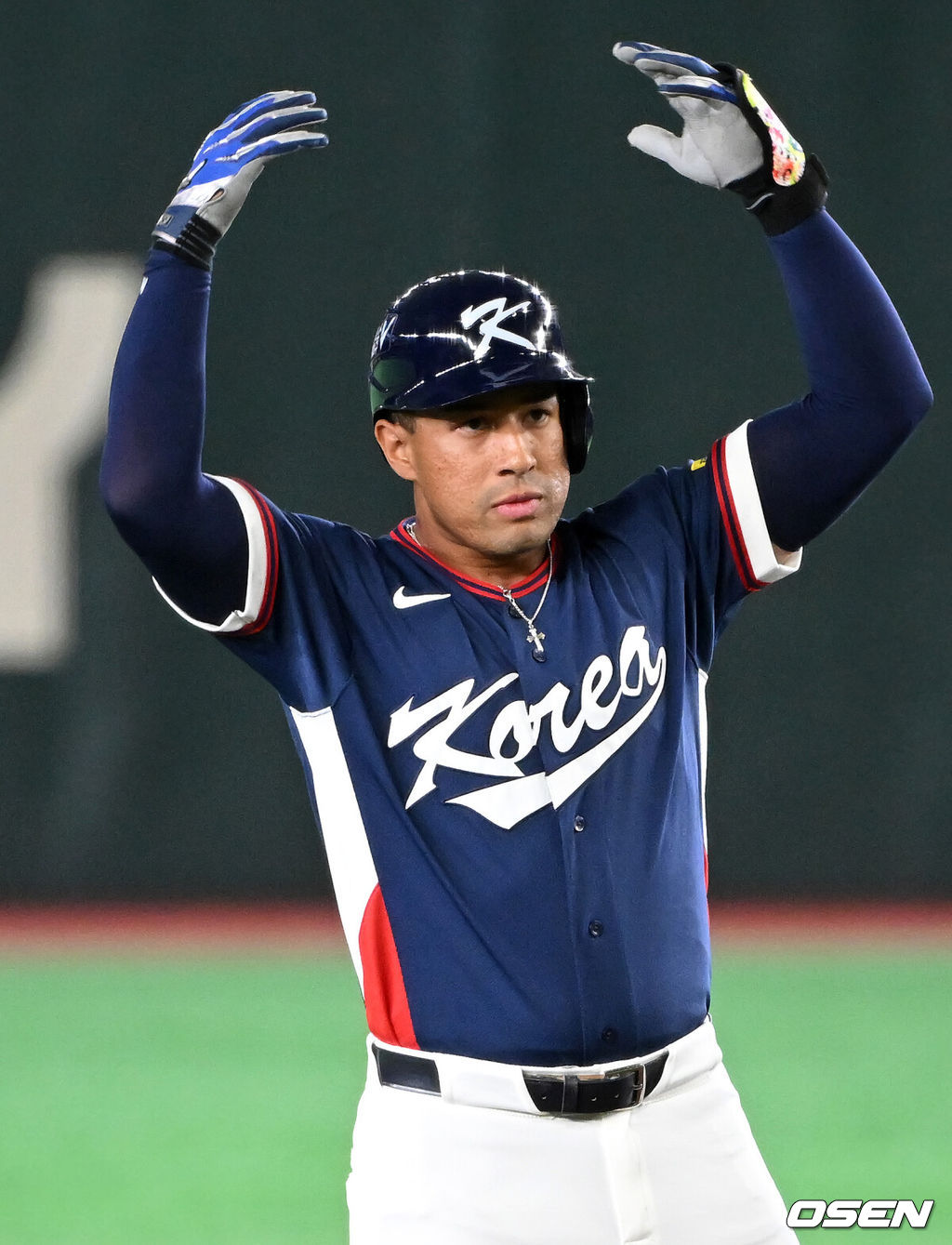 도쿄의 기적이 나왔다. 한국 WBC 대표팀이 17년 만에 1라운드를 통과했다. 한국은 9일 일본 도쿄돔에서 열린 ‘2026 월드베이스볼클래식(WBC)’ 1라운드 C조 호주와의 경기에서 로 승리를 거뒀다. 이로써 한국은 조별라운드 2승2패를 기록하면서 호주, 대만 등을 최소실점률로 제치면서 2009년 이후 17년 만에 1라운드를 통과했다. 이제 한국은 마이애미행 전세기를 탄다.3회초 무사에서 한국 저마이 존스가 중전 2루타를 치고 환호하고 있다.  2026.03.09 /spjj@osen.co.kr