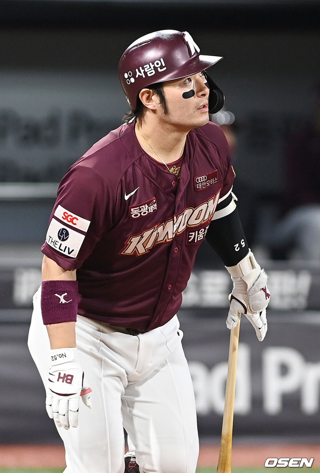 7일 오후 경기도 수원시 수원kt위즈파크에서 ‘2021 신한은행 SOL KBO 리그’ KT 위즈와 키움 히어로즈의 경기가 열렸다.6회초 2사 주자 1루 키움 박병호가 우중월 투런 홈런을 날리고 있다.21.10.07/rumi@osen.co.kr