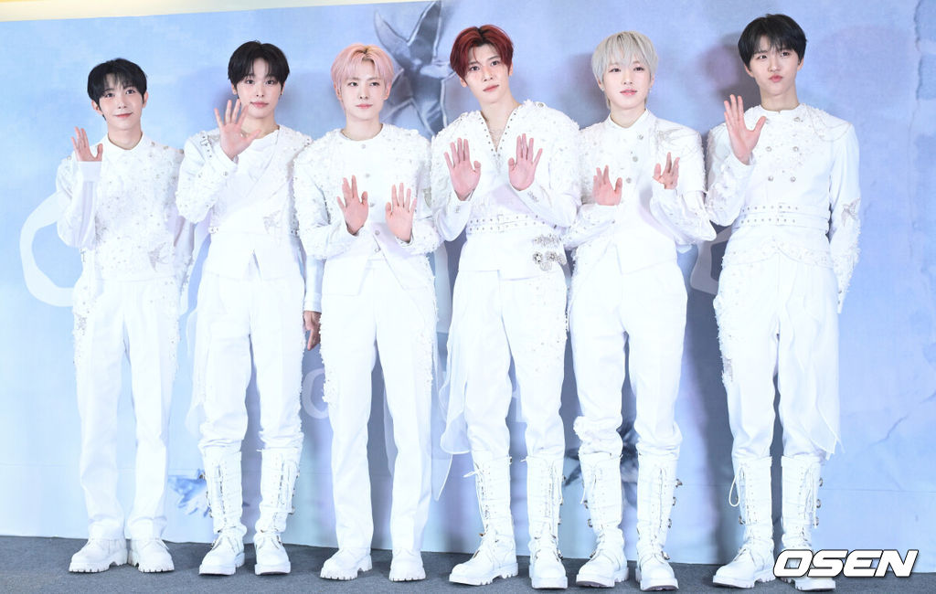 NCT WISH(엔시티 위시)의 서울 앙코르 공연 및 정규 1집 발매 기념 기자간담회가 19일 서울 송파구 올림픽공원 KSPO DOME에서 열렸다.NCT WISH는 17일부터 19일까지 서울 올림픽공원 KSPO DOME에서 ‘엔시티 위시 퍼스트 콘서트 투어 ’인투 더 위시 : 아워 위시‘시' 앙코르 인 서울(NCT WISH 1st CONCERT TOUR ‘INTO THE WISH : Our WISH’ ENCORE IN SEOUL)’를 개최한다.NCT WISH가 포즈를 취하고 있다. 2026.04.19 /cej@osen.co.kr