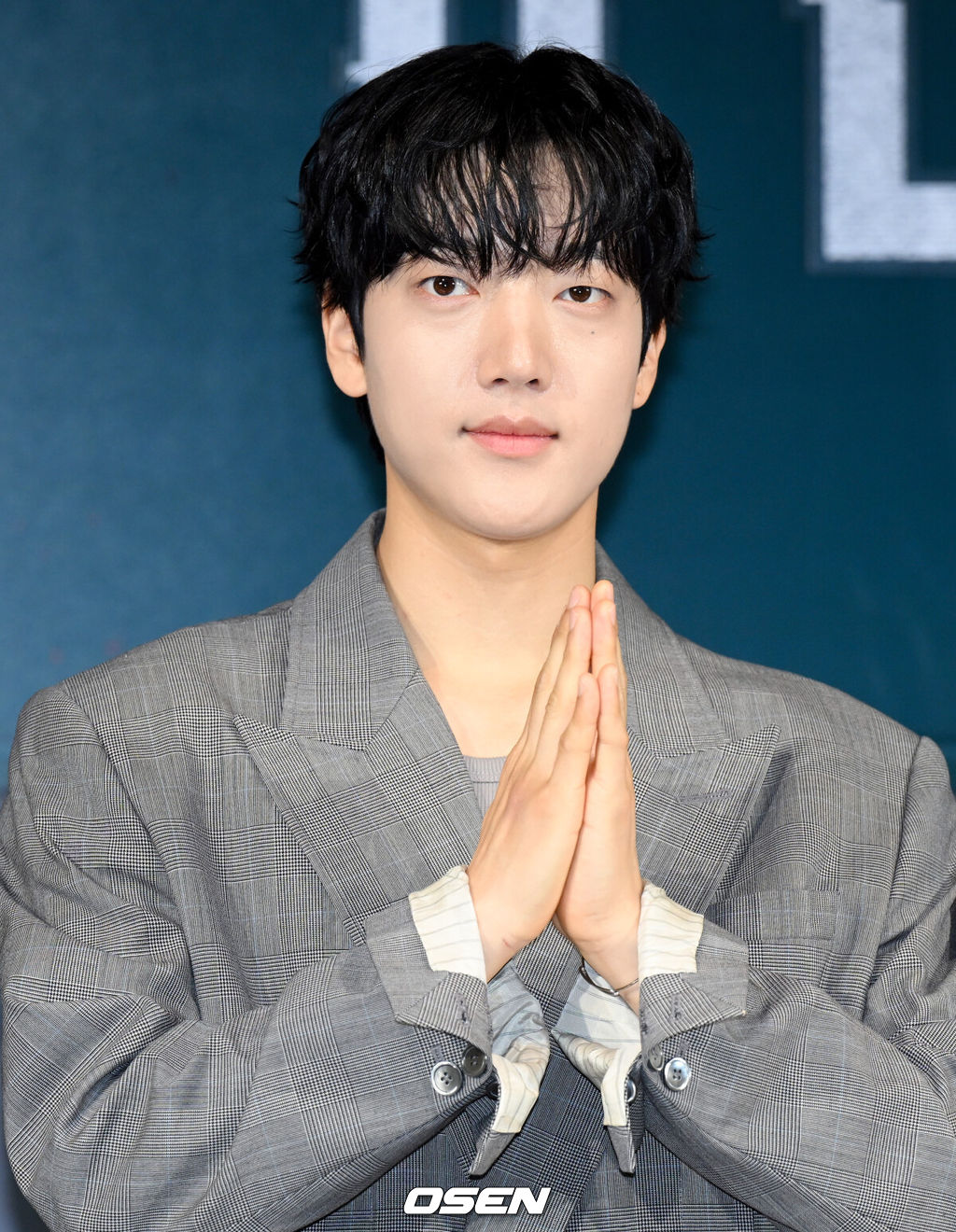 넷플릭스 시리즈 '기리고' 하이라이트 시사 및 기자간담회가 2일 서울 용산구 CGV 용산아이파크몰에서 열렸다.‘기리고’는 소원을 이뤄주는 어플리케이션 ‘기리고’의 저주로 인해 갑작스러운 죽음을 예고 받은 고등학생들이 그 저주를 피하기 위해 고군분투하는 이야기. 영 어덜트는 고등학교를 배경으로 학생들이 주인공인 장르다.배우 이효제가 포즈를 취하고 있다. 2026.04.21/cej@osen.co.kr